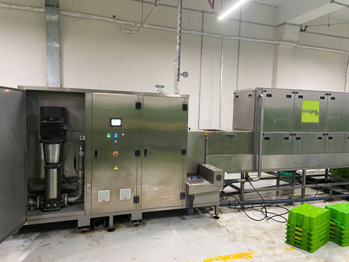 ماكينة غسيل الصناديق البلاستيكية